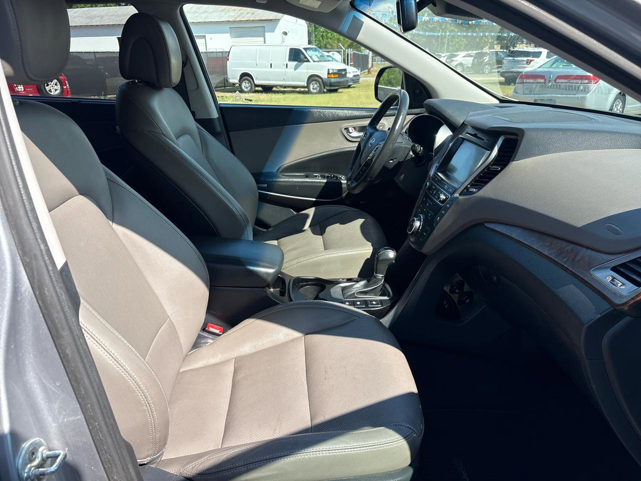 Used 2017 Hyundai Santa Fe Limited FWD image 24