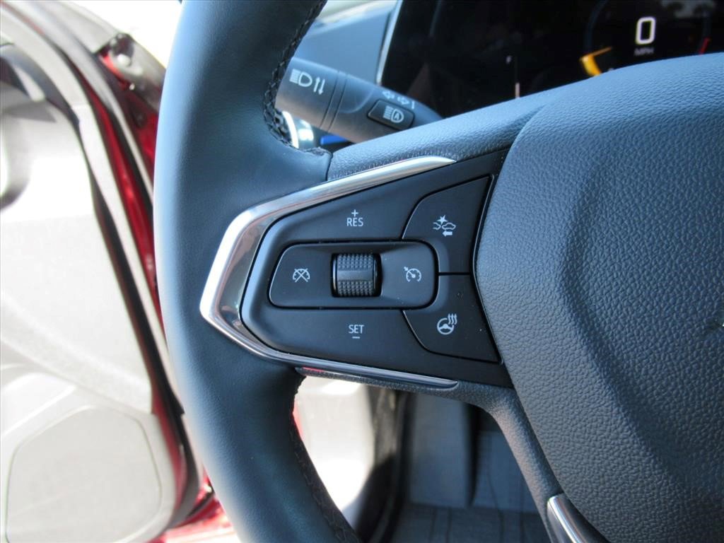 Certified 2025 Chevrolet Trax LT w/ Driver Confidence Package image 13