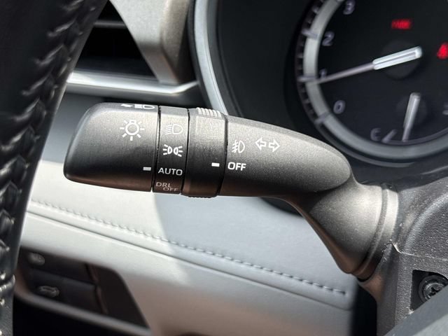 Used 2021 Toyota Highlander XLE AWD/4WD image 27