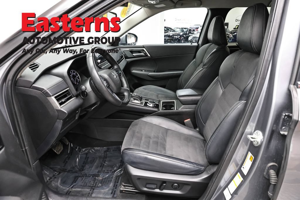 Used 2024 Mitsubishi Outlander SE FWD image 14