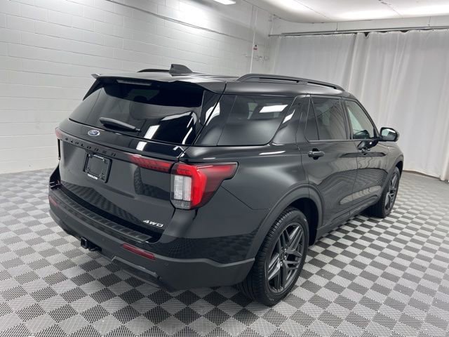 Used 2025 Ford Explorer ST-Line w/ Premium Package image 5