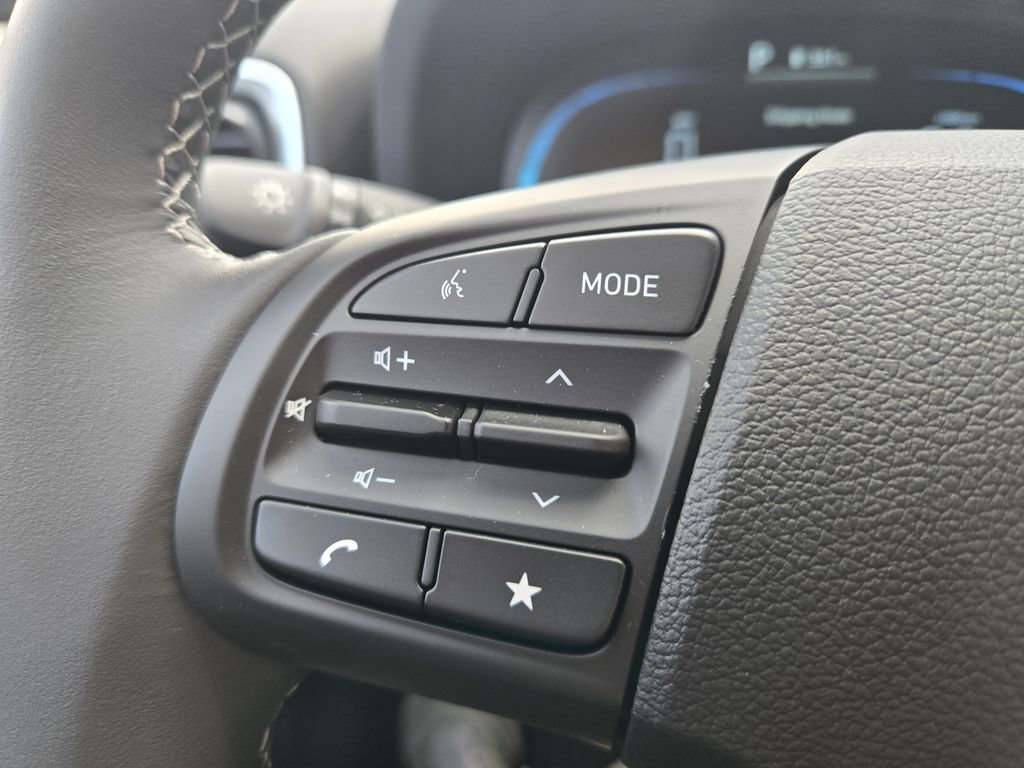 New 2026 Hyundai Venue SEL FWD image 36