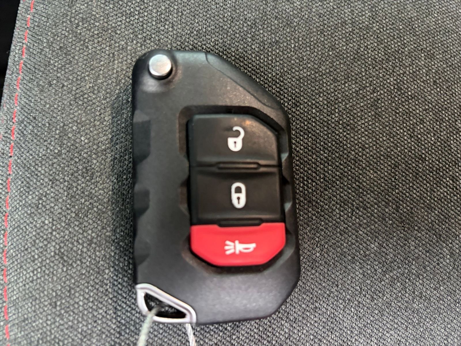 Used 2025 Jeep Wrangler Unlimited Rubicon AWD/4WD image 21