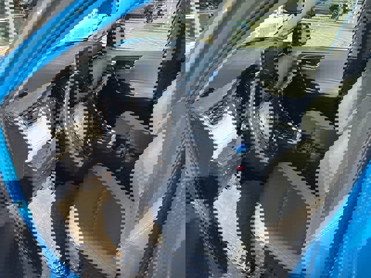 Used 2019 Toyota RAV4 XLE Premium w/ Carpet Mat Package image 5