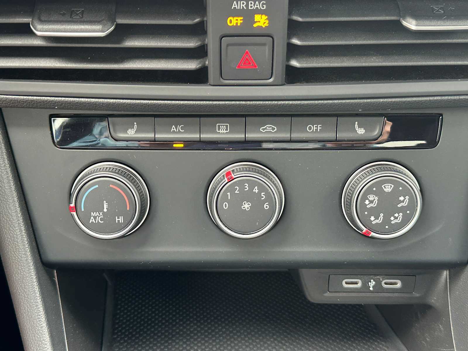 Used 2024 Volkswagen Jetta Sport image 25