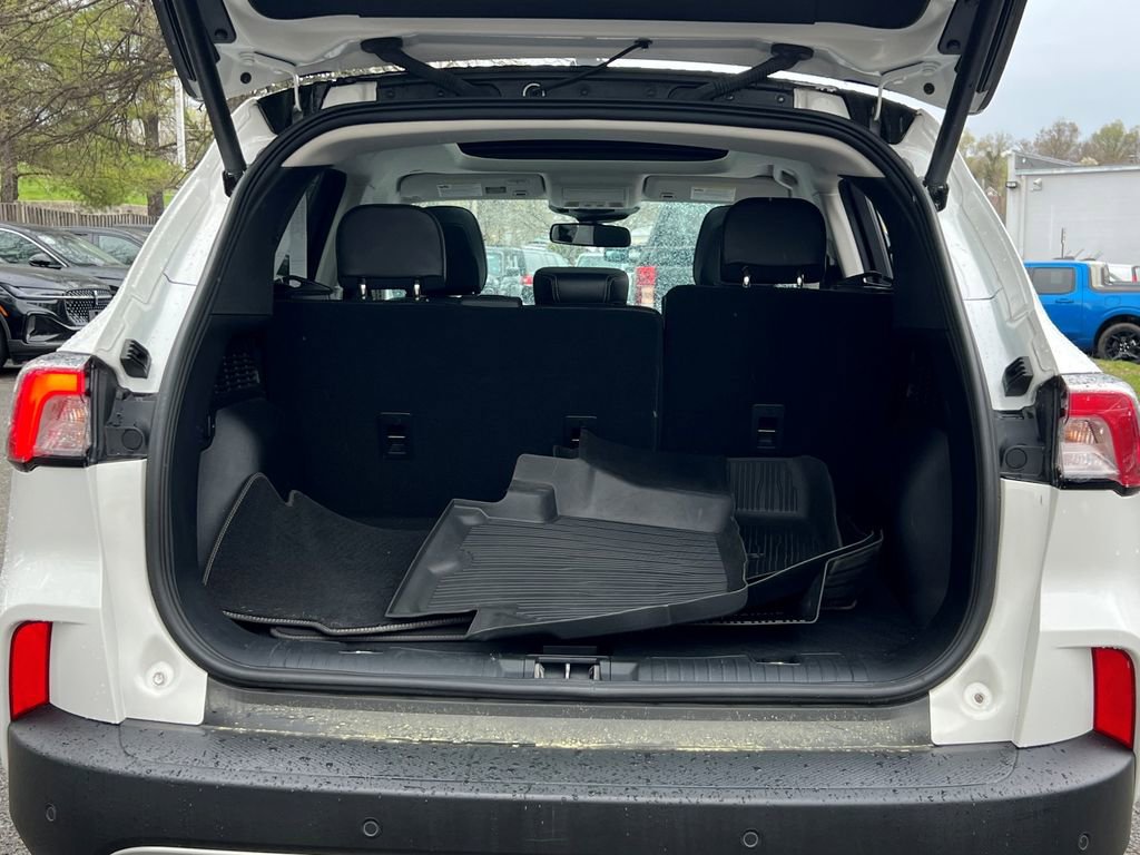 Used 2022 Ford Escape Titanium w/ Titanium Elite Package image 17