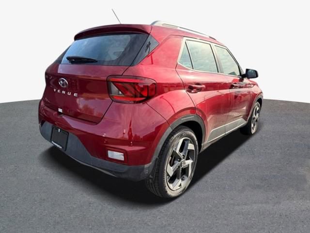 Used 2024 Hyundai Venue SEL FWD image 3