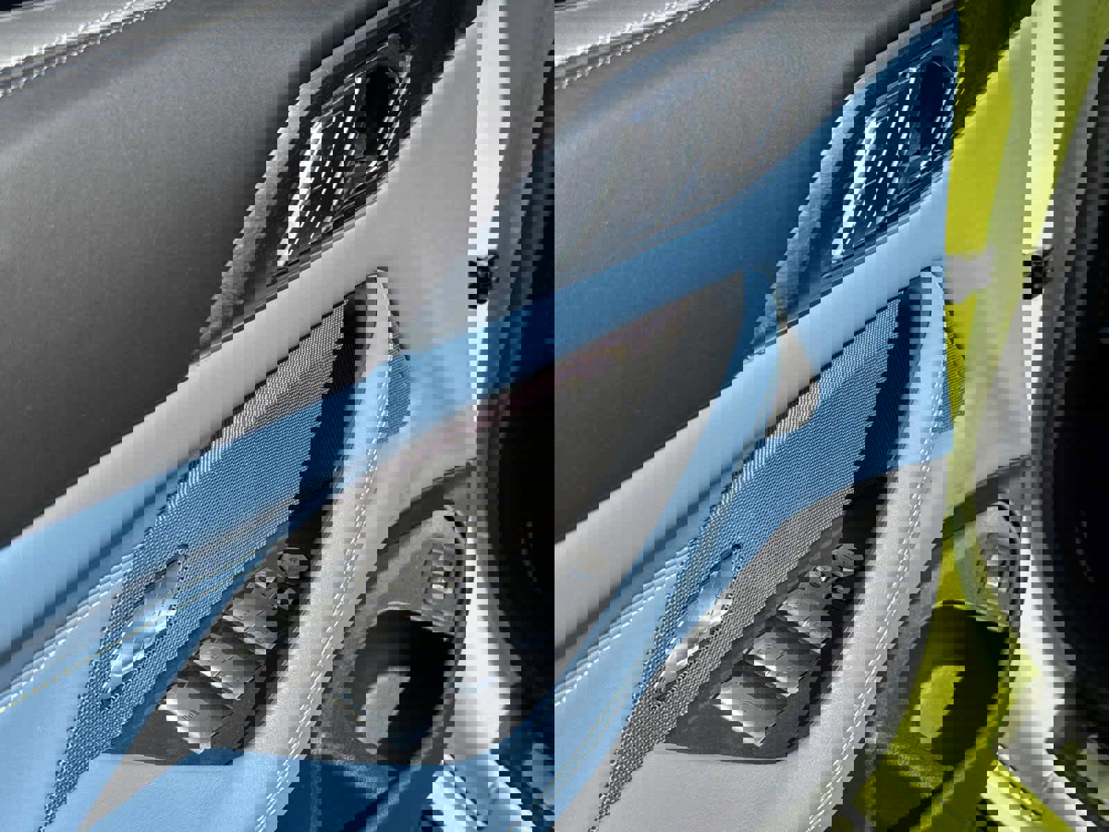 Used 2025 BMW M4 xDrive Competition w/ Carbon Package image 16