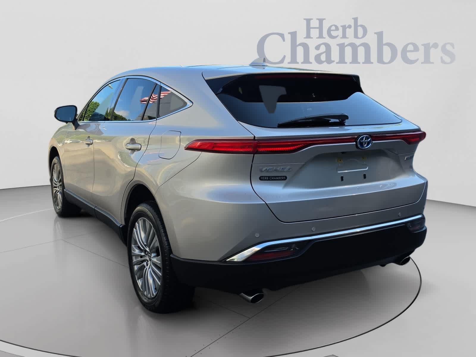 Used 2024 Toyota Venza Limited AWD/4WD image 3