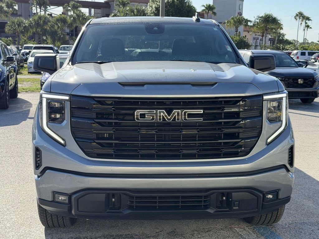 Used 2026 GMC Sierra 1500 Elevation w/ LPO, Elevation Black Package AWD/4WD image 3