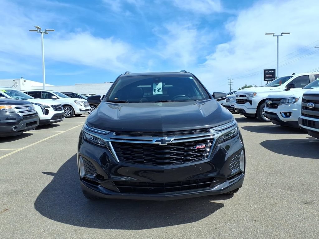 Used 2023 Chevrolet Equinox RS AWD/4WD image 2
