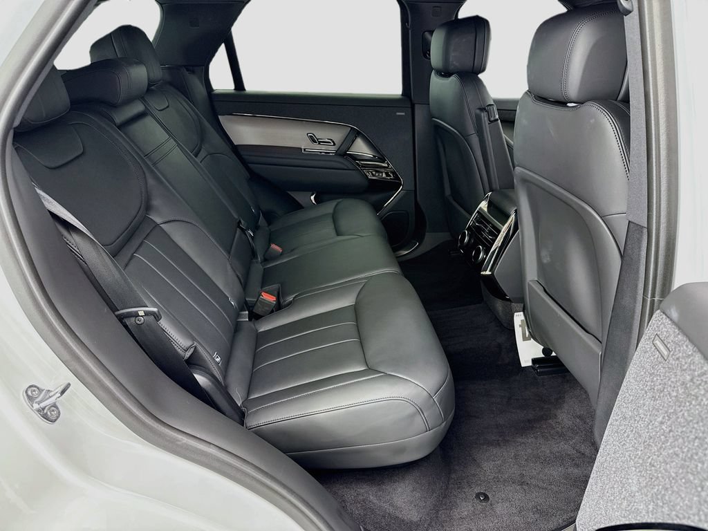 Used 2024 Land Rover Range Rover Sport SE AWD/4WD image 20