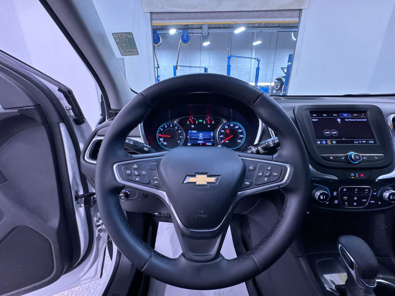 Used 2023 Chevrolet Equinox LT FWD image 15