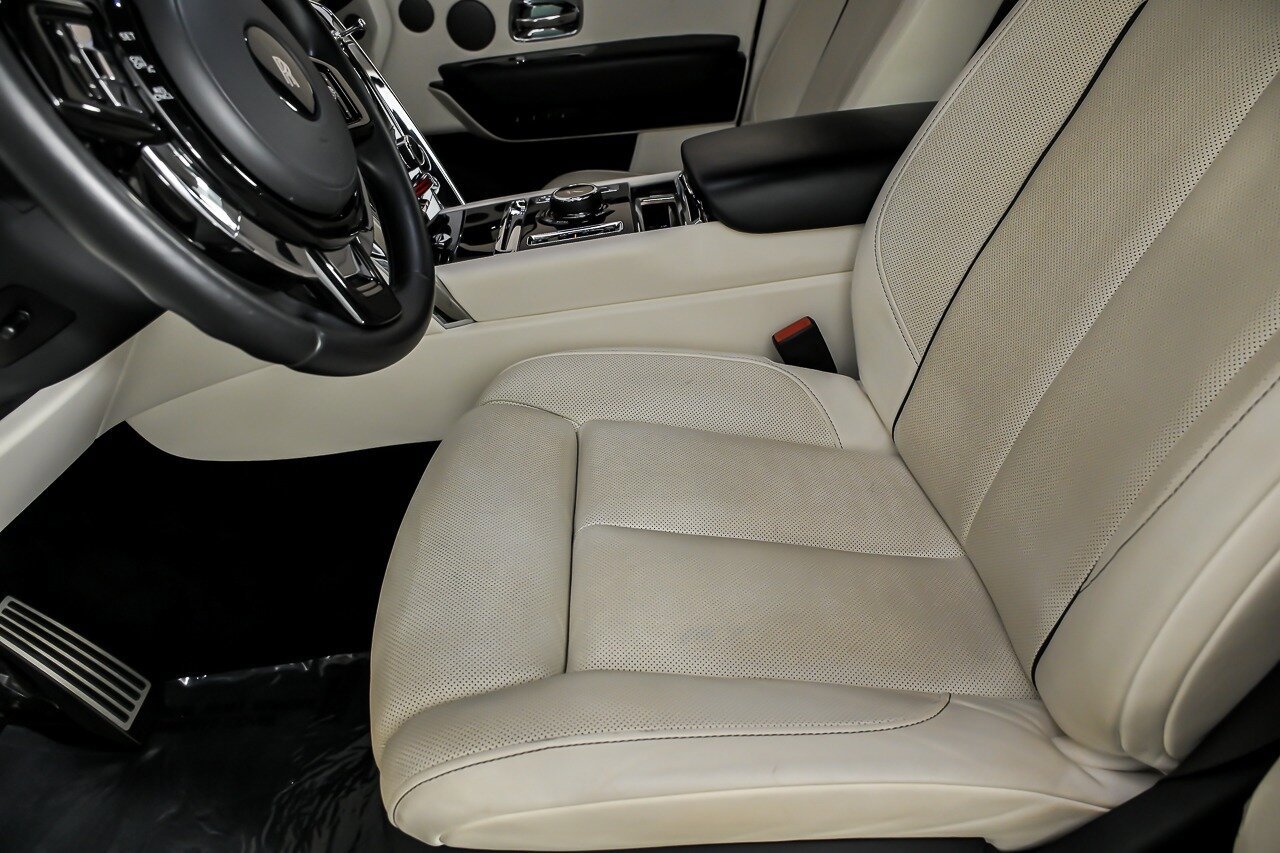 Used 2021 Rolls-Royce Cullinan AWD/4WD image 21