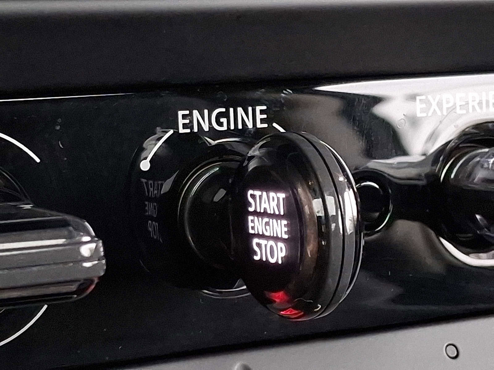 Used 2025 MINI Cooper 2-Door Hardtop image 25