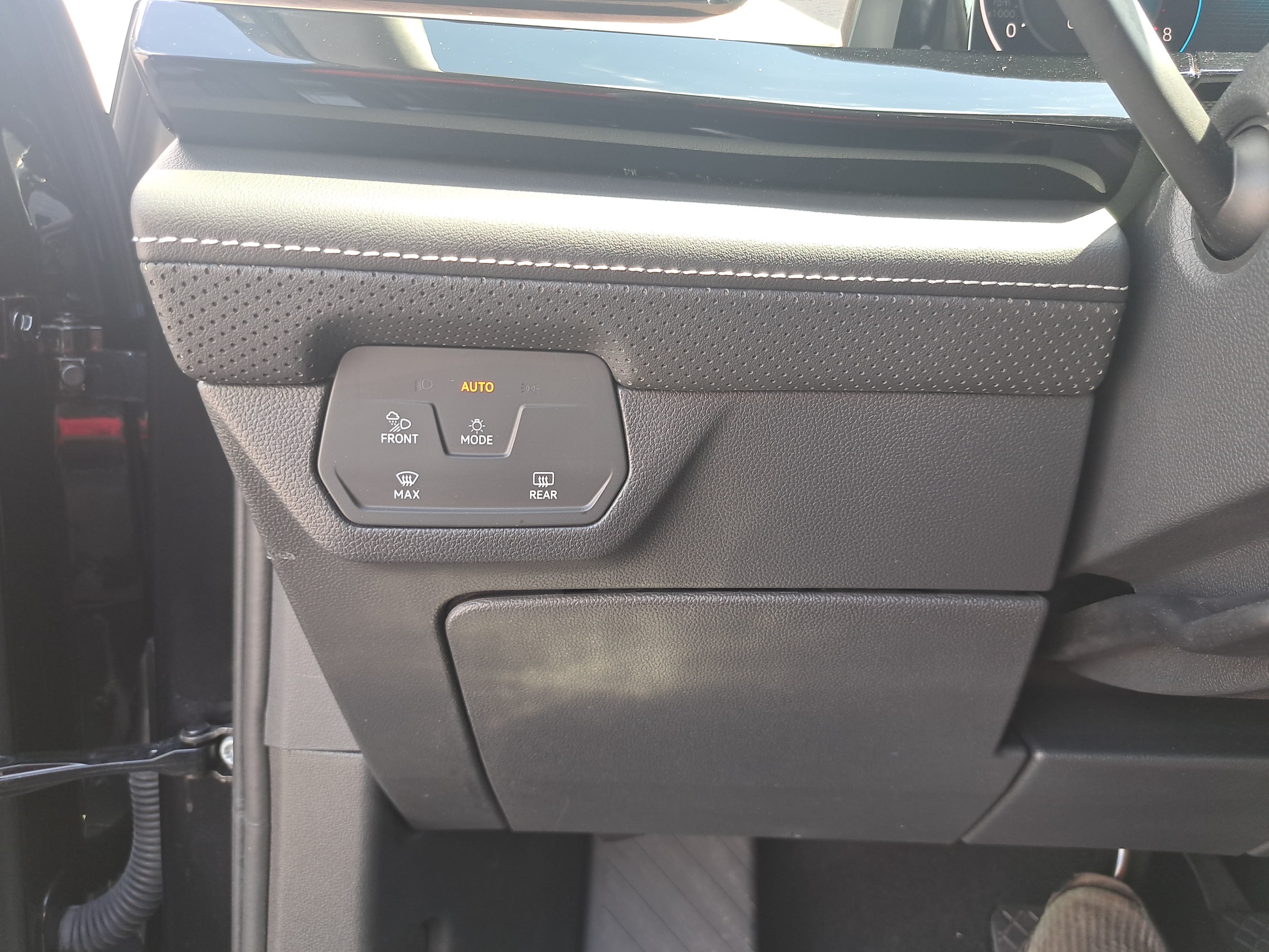 Certified 2024 Volkswagen Atlas SE FWD image 26