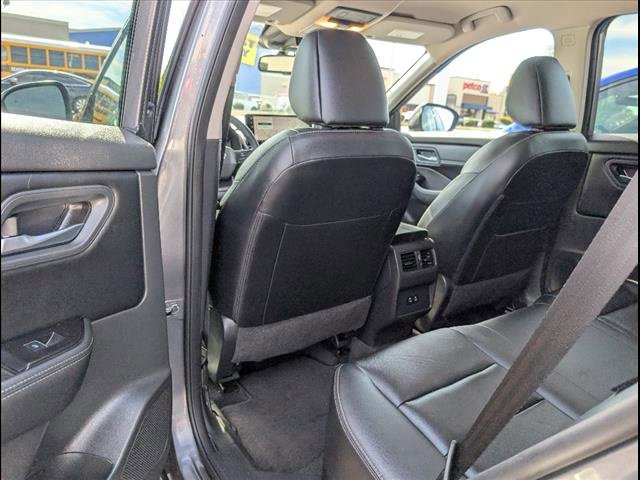 Used 2025 Nissan Rogue SL image 15