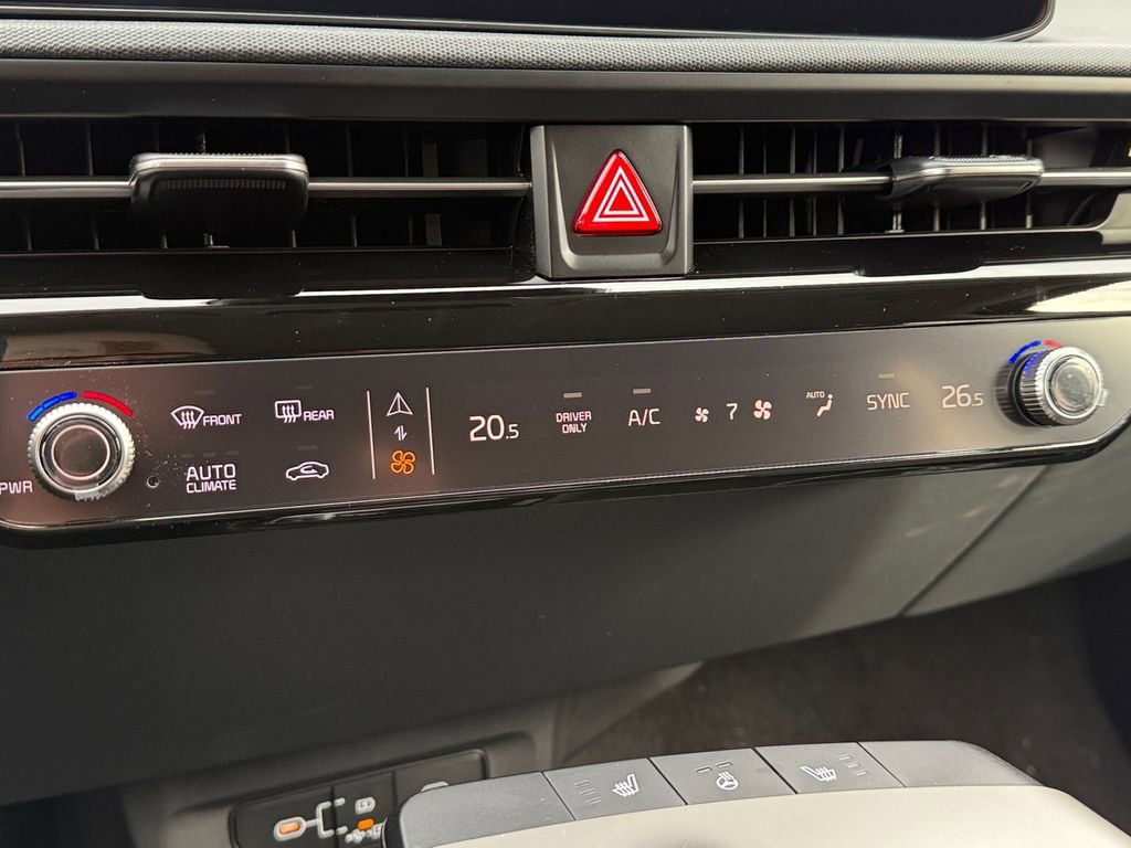 New 2025 Kia EV6 Light w/ Light LR Technology Package image 17