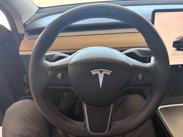 Used 2022 Tesla Model Y Performance AWD/4WD image 17