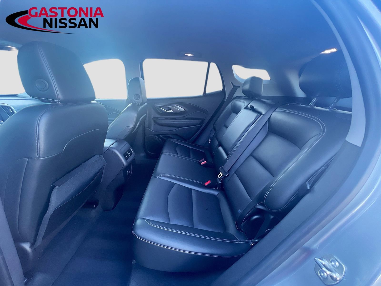 Used 2024 GMC Terrain SLT image 31