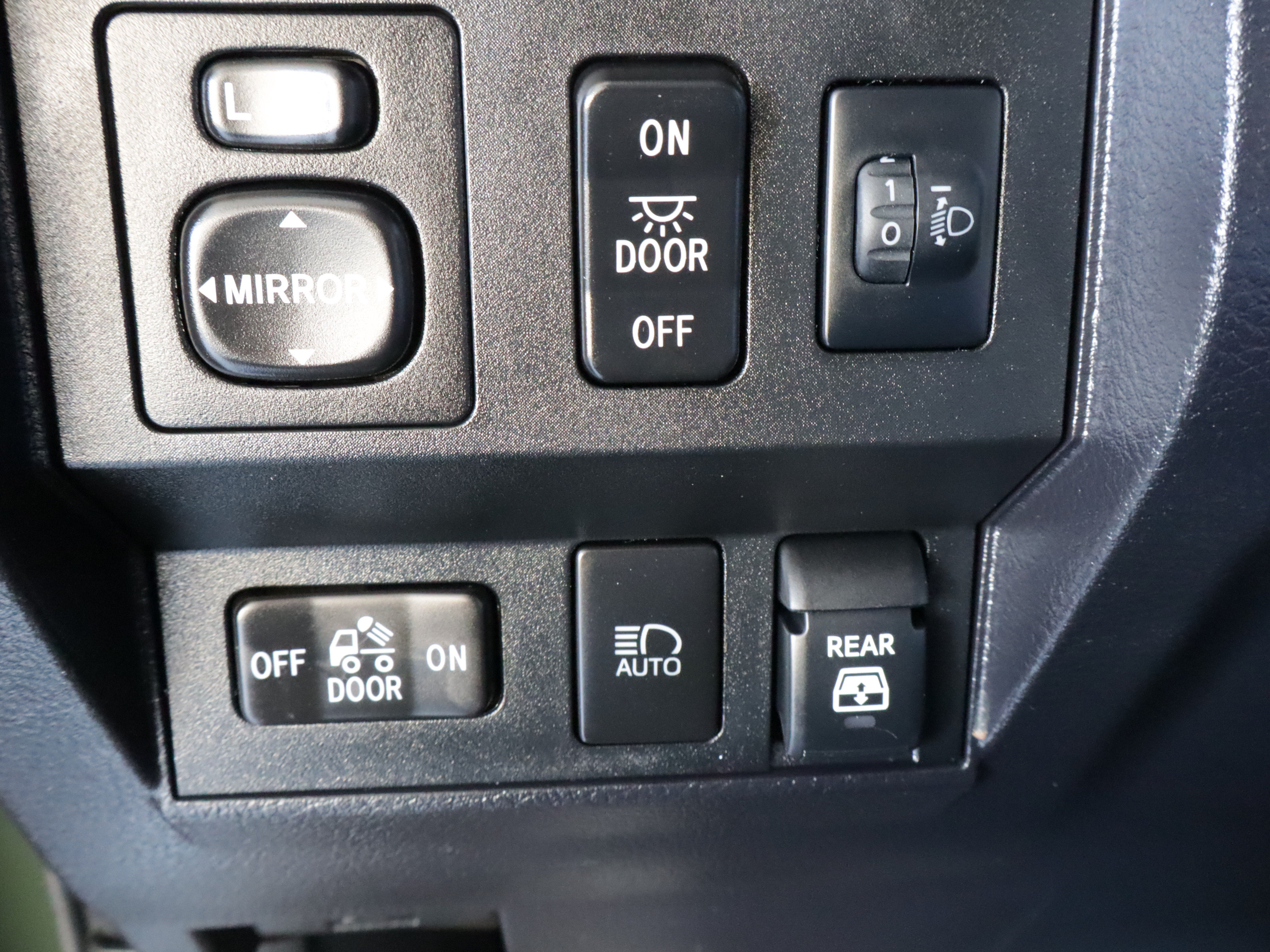Used 2021 Toyota Tundra SR5 w/ Trail Edition AWD/4WD image 20