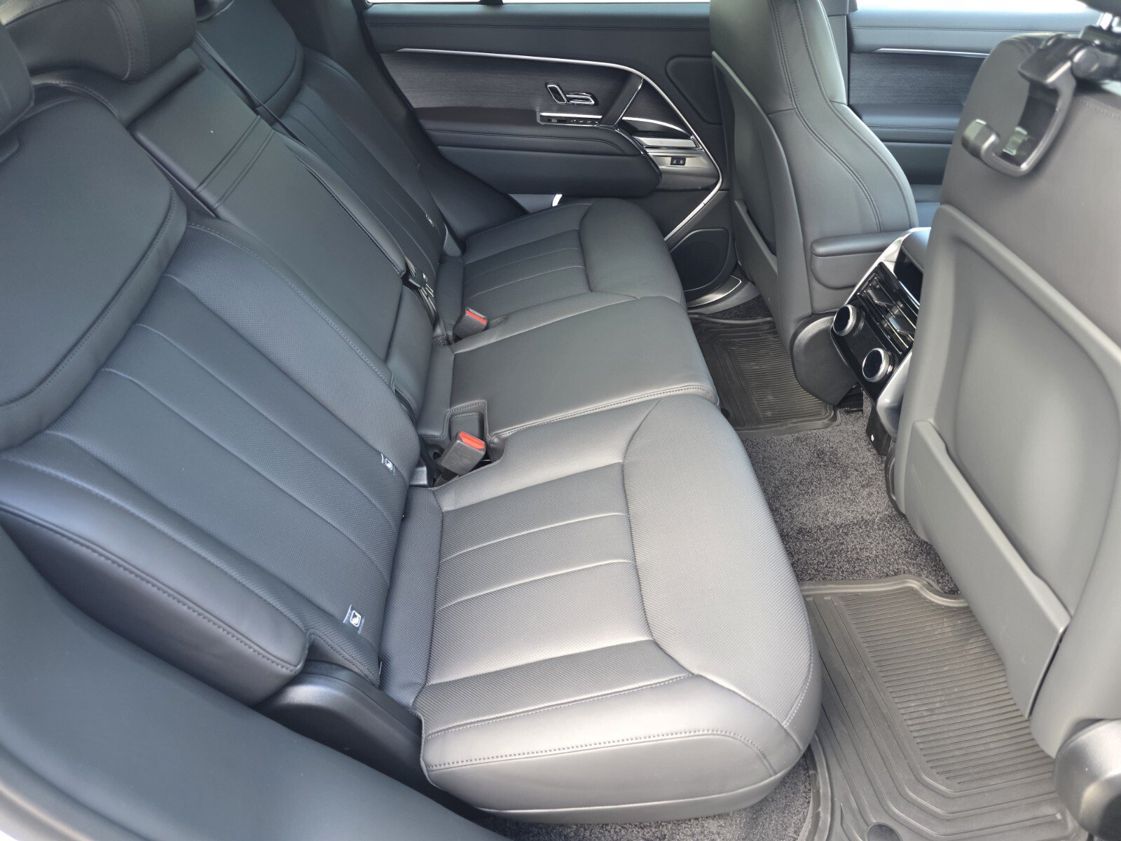 New 2026 Land Rover Range Rover SE AWD/4WD image 5