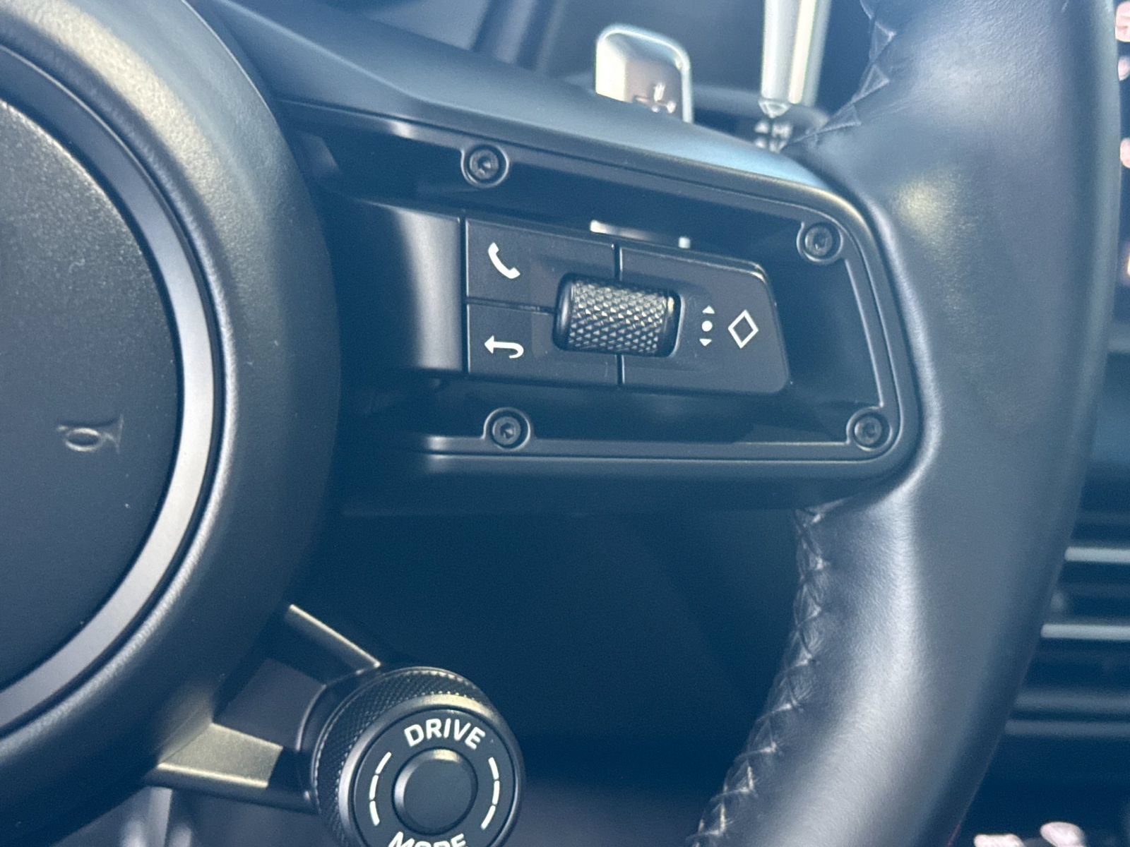 Certified 2024 Porsche Macan GTS AWD/4WD image 29