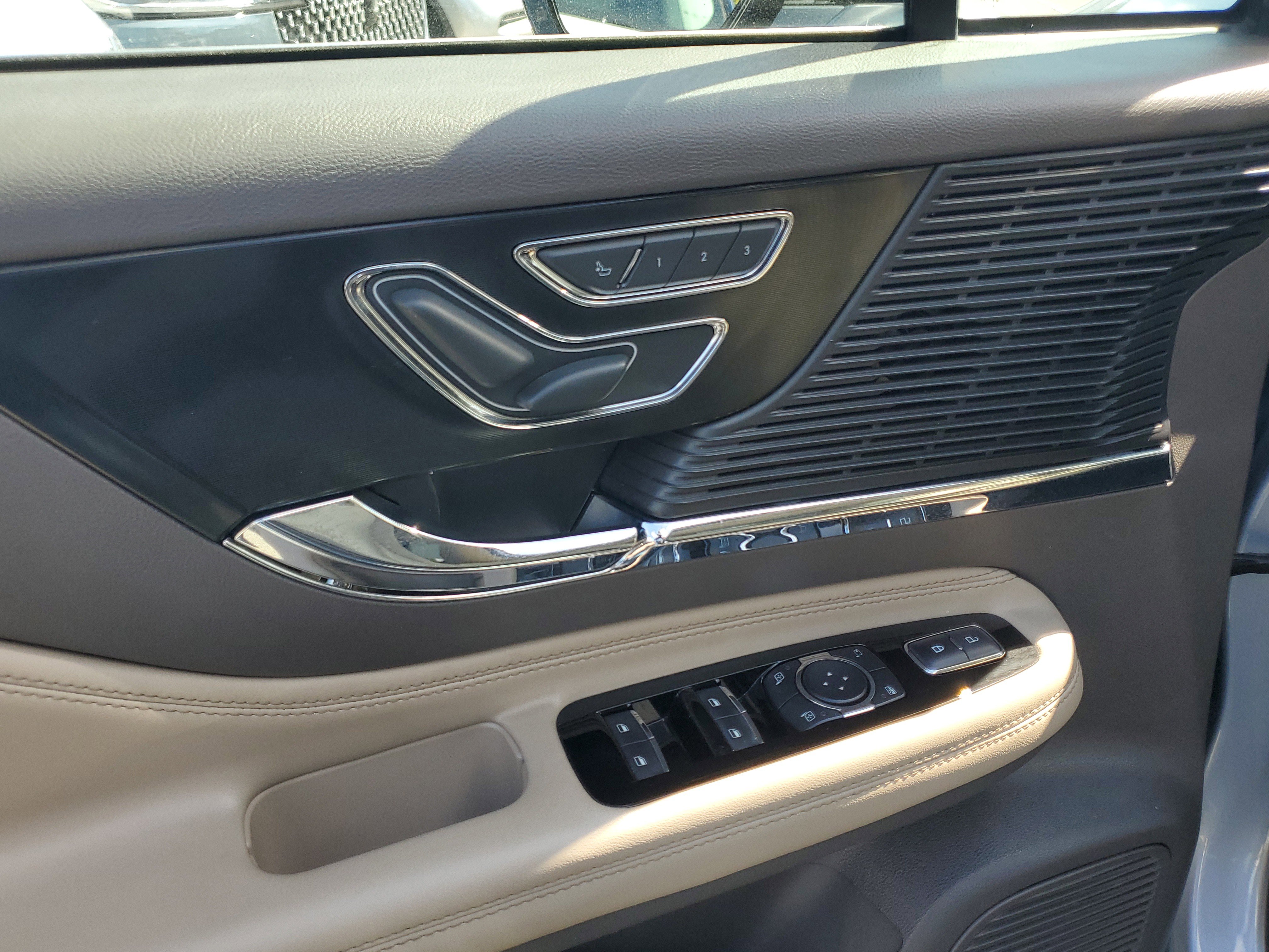 Used 2022 Lincoln Corsair FWD image 16