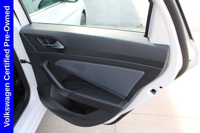 Used 2025 Volkswagen Jetta SE FWD image 22