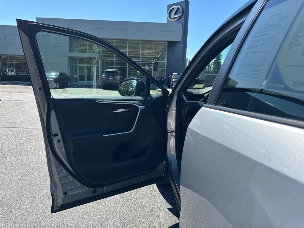 Used 2021 Toyota RAV4 XSE AWD/4WD image 10