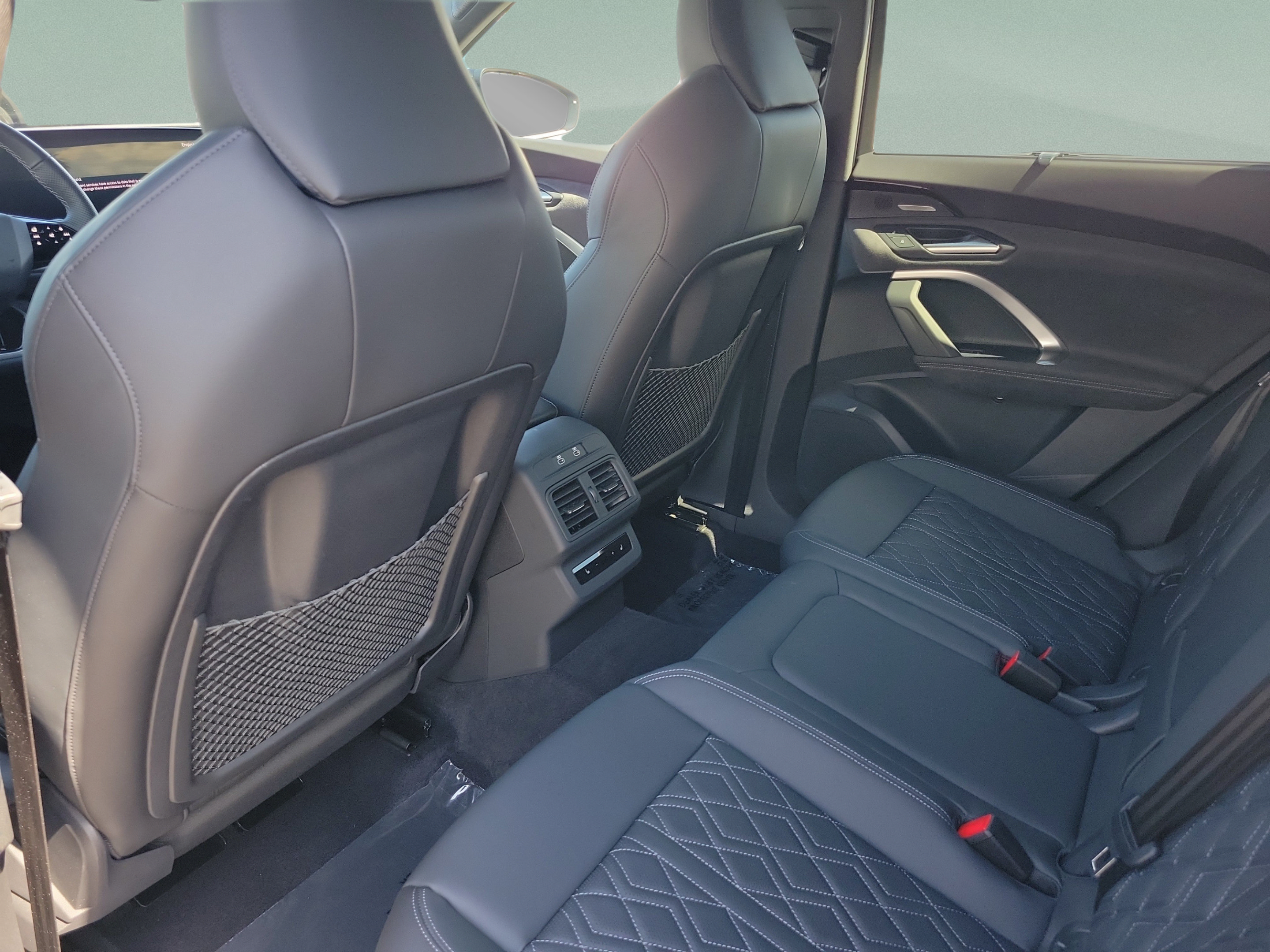 Used 2025 Audi SQ5 Prestige AWD/4WD image 10
