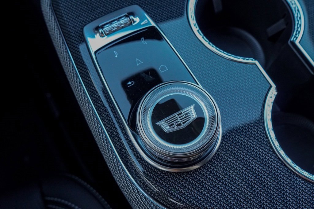 New 2026 Cadillac Optiq Sport 2 image 20