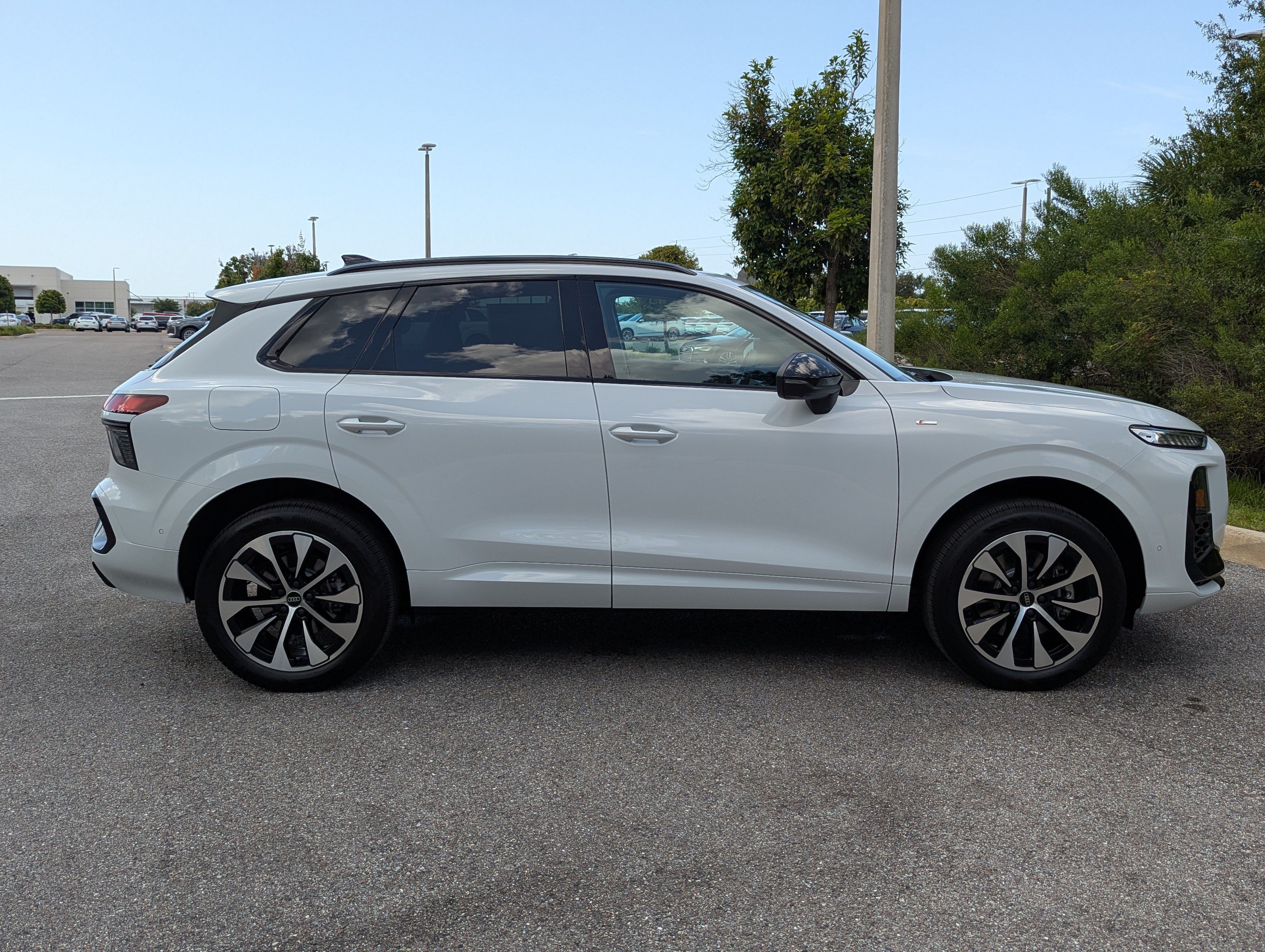 New 2026 Audi Q3 quattro 2.0T AWD/4WD image 8