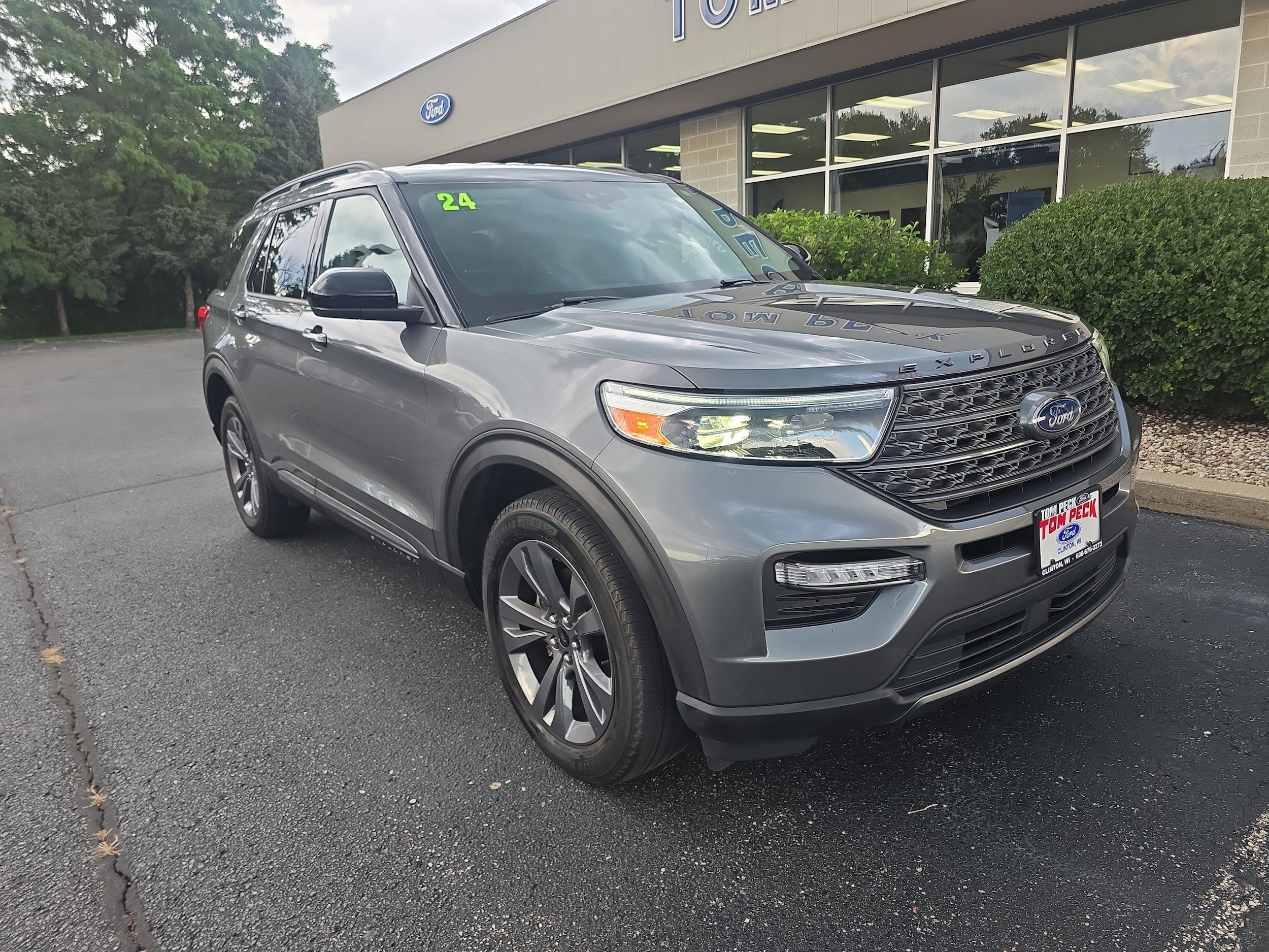 Used 2024 Ford Explorer XLT w/ Equipment Group 202A