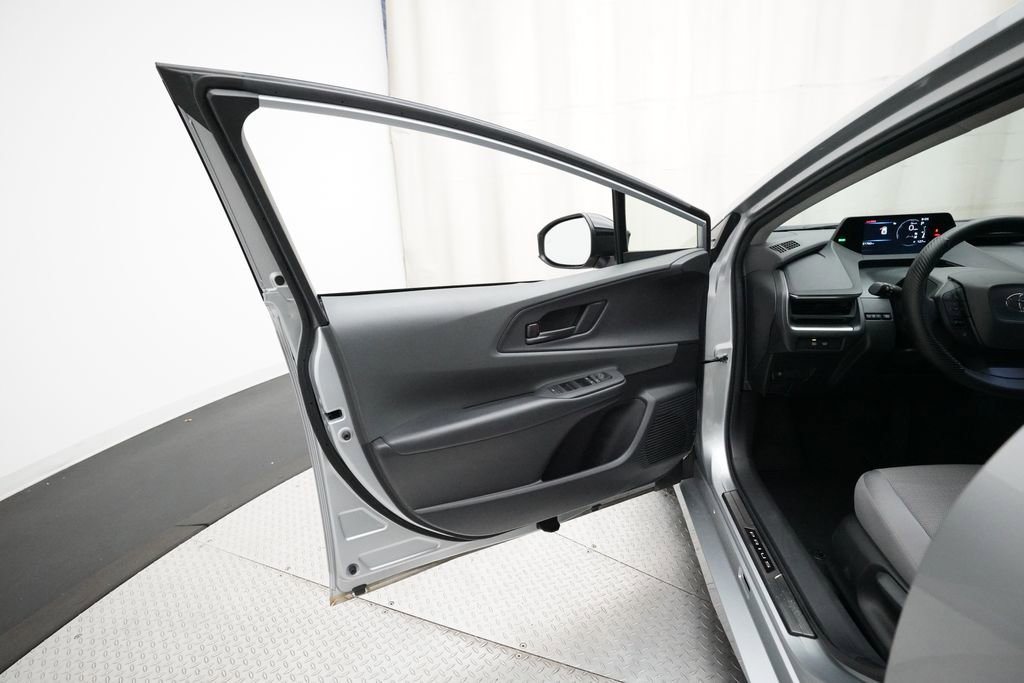 Used 2023 Toyota Prius LE image 27