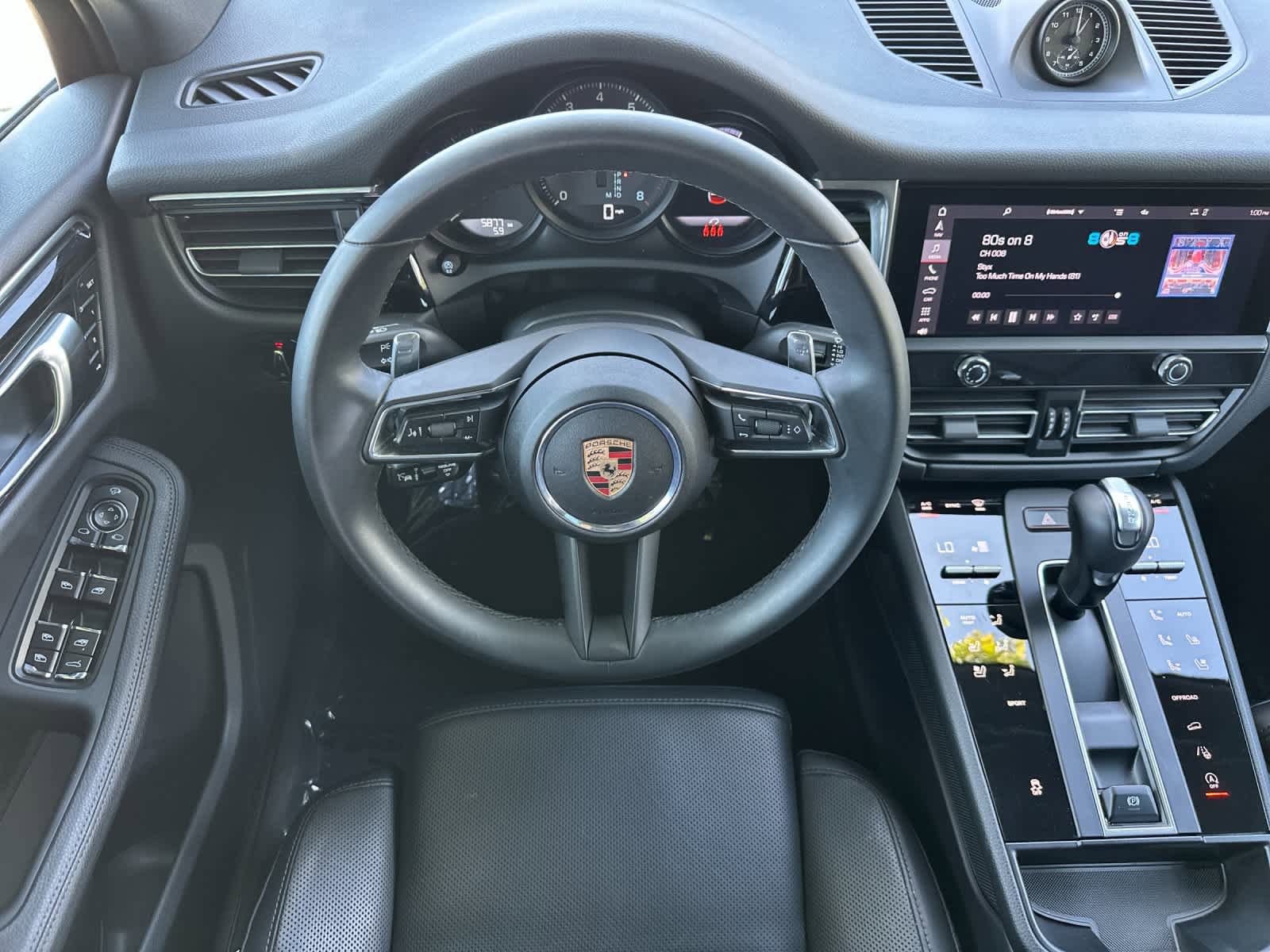 Certified 2025 Porsche Macan AWD/4WD image 15