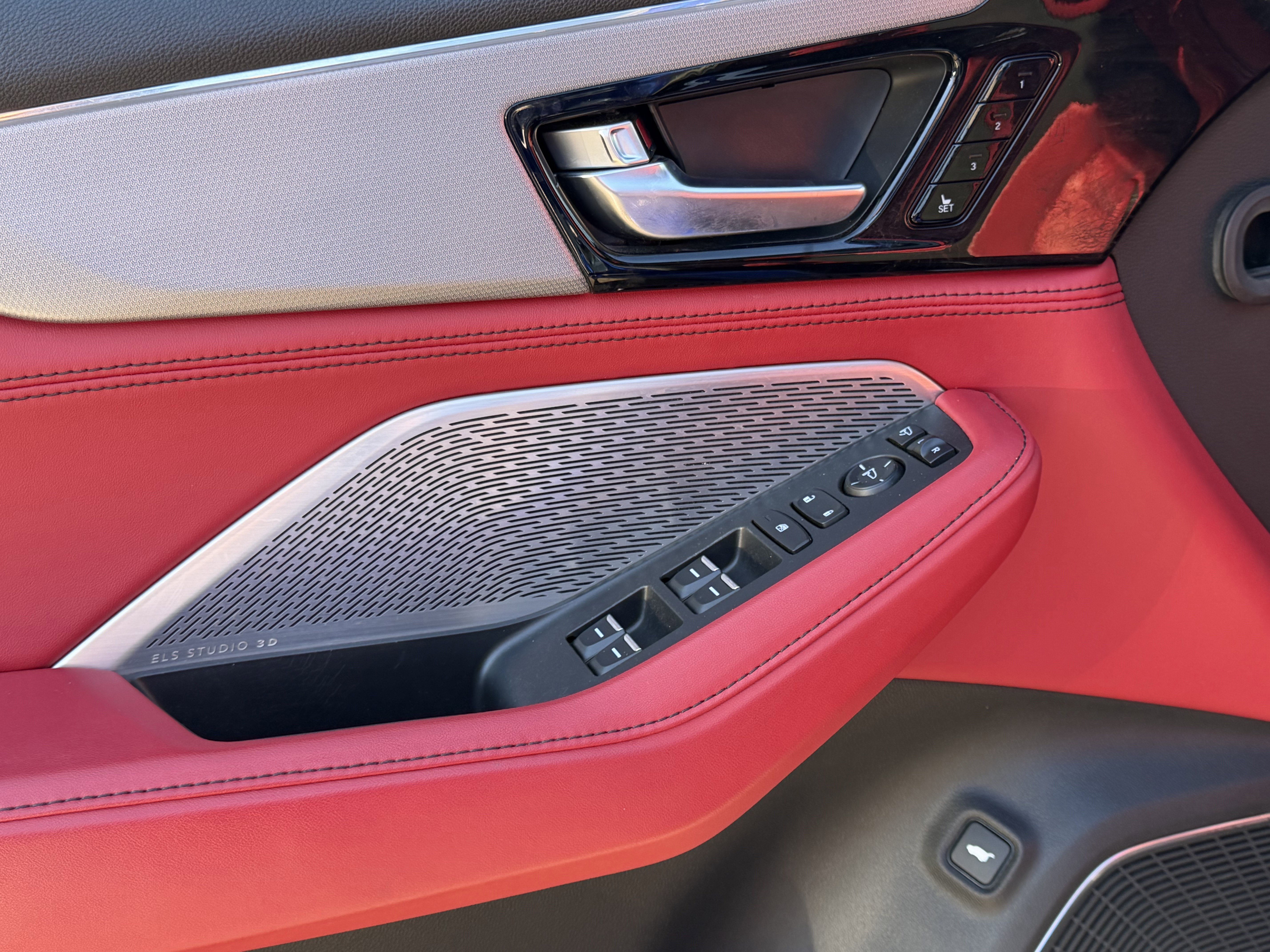 Used 2022 Acura MDX A-Spec image 11