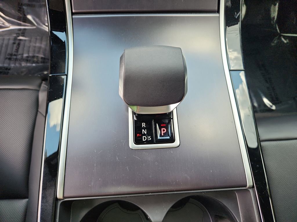 New 2026 Land Rover Range Rover Velar Dynamic SE image 16