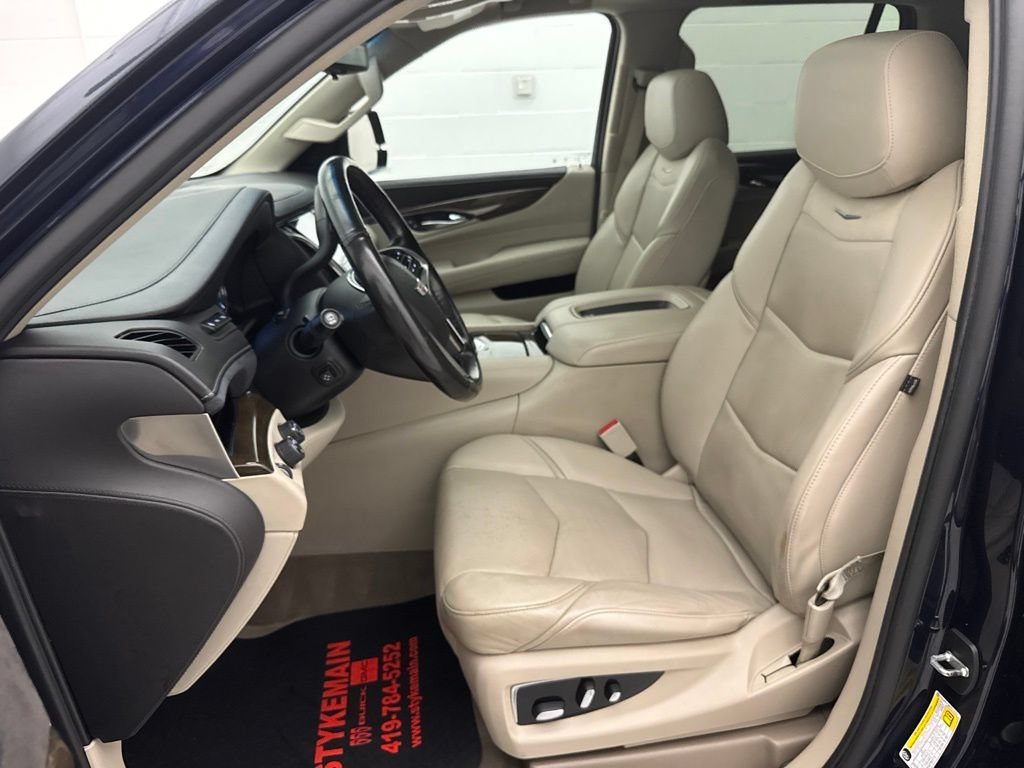 Used 2019 Cadillac Escalade Premium Luxury AWD/4WD image 22