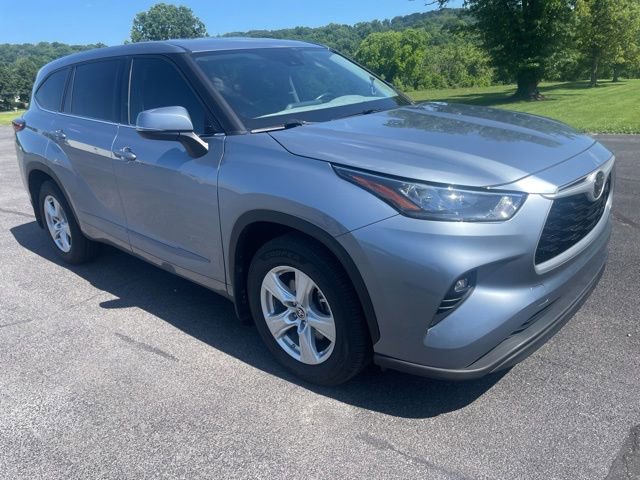 Used 2020 Toyota Highlander LE AWD/4WD image 7