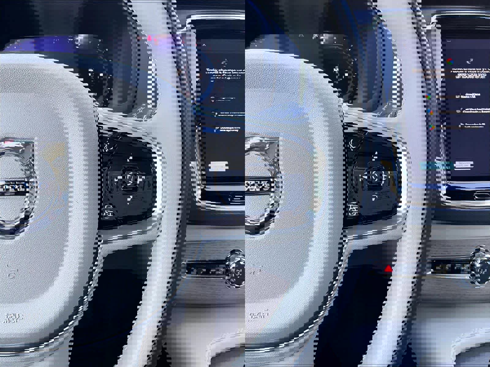 Used 2025 Volvo XC90 B6 Core w/ Climate Package image 22