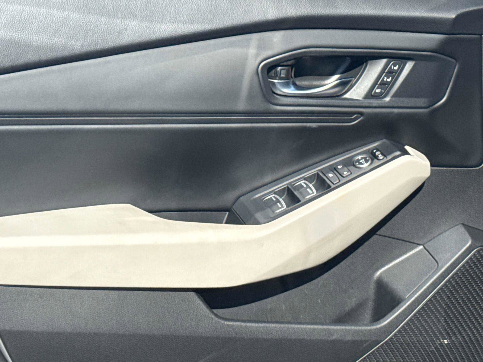 Used 2023 Honda Accord EX-L image 16