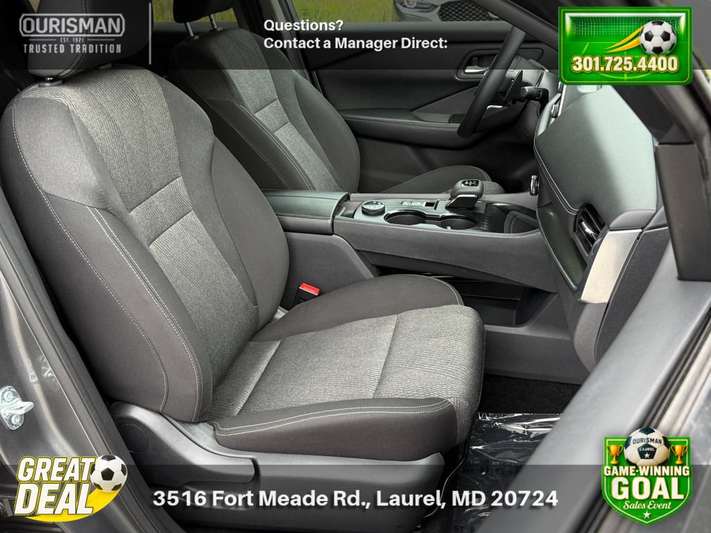 Used 2024 Nissan Rogue SV AWD/4WD image 12
