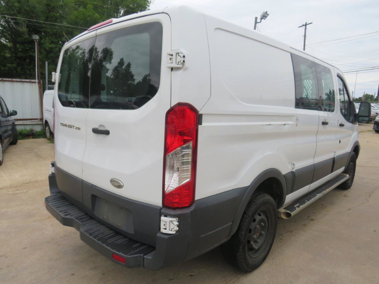 Used 2015 Ford Transit 250 130 Low Roof w/ Exterior Upgrade Package RWD image 4