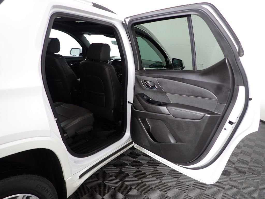 Used 2023 Chevrolet Traverse High Country image 35