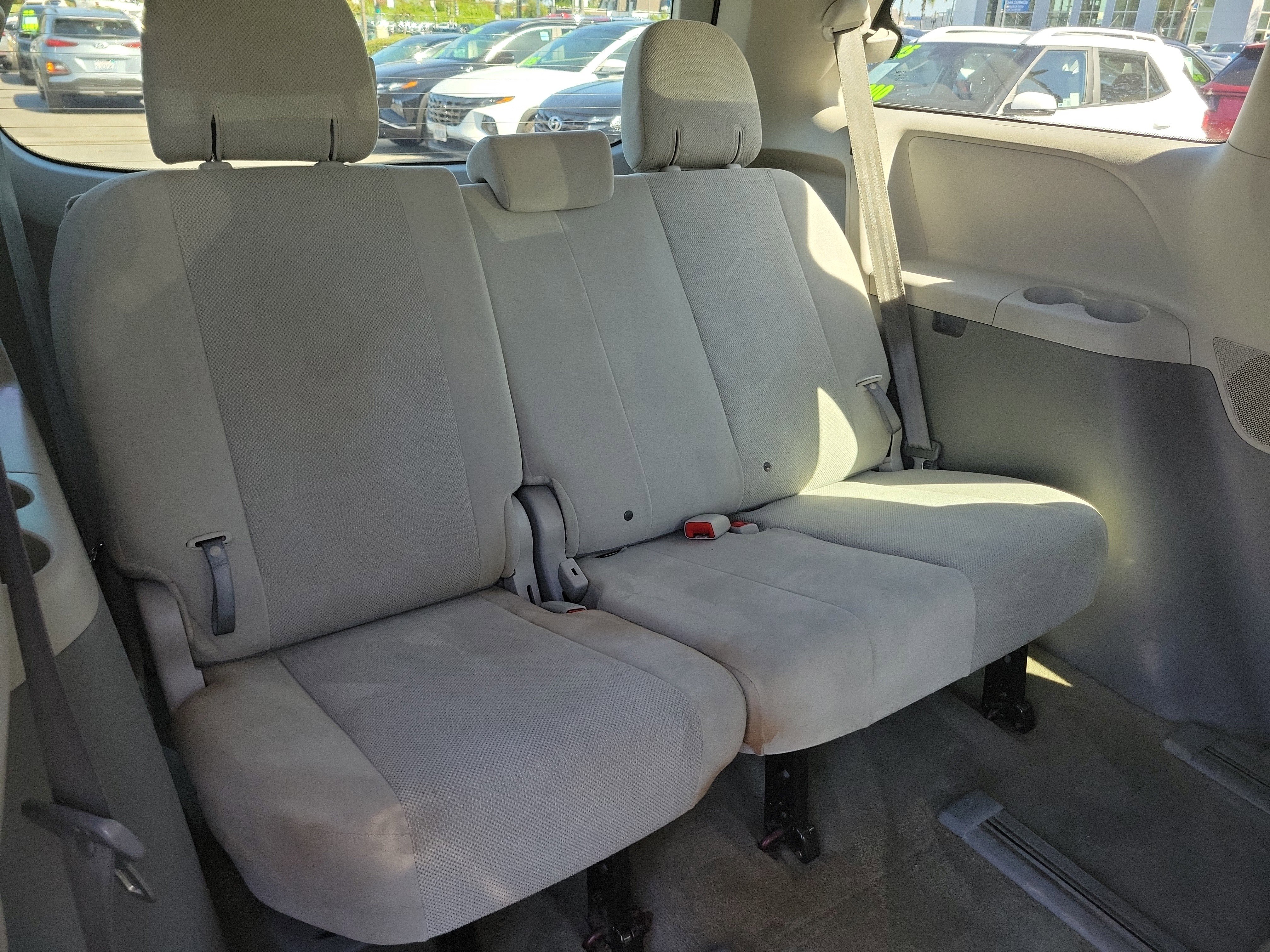 Used 2013 Toyota Sienna L w/ Towing Pkg image 23
