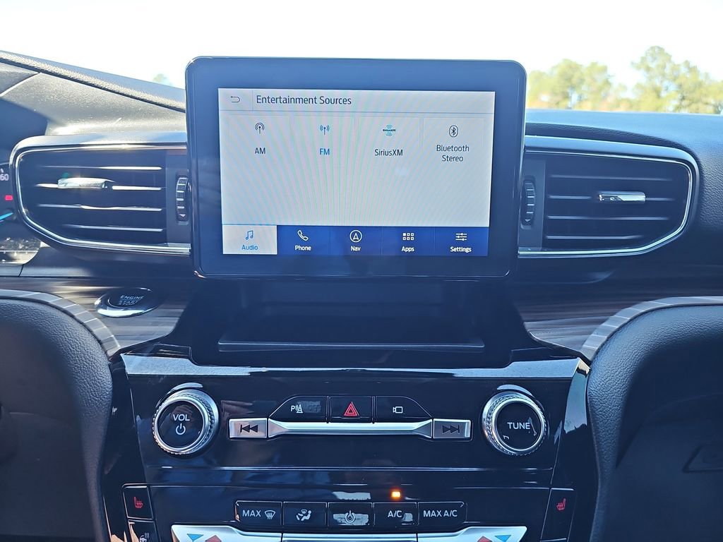 Used 2022 Ford Explorer Limited w/ Equipment Group 301A image 26