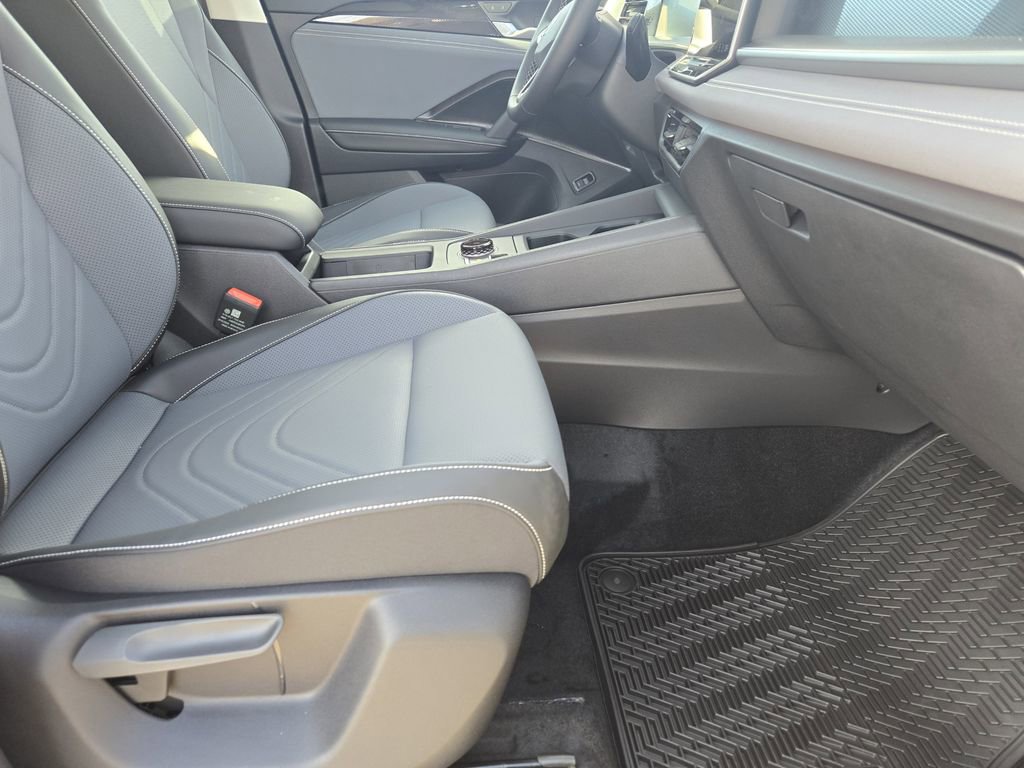 New 2026 Volkswagen Tiguan SE image 12