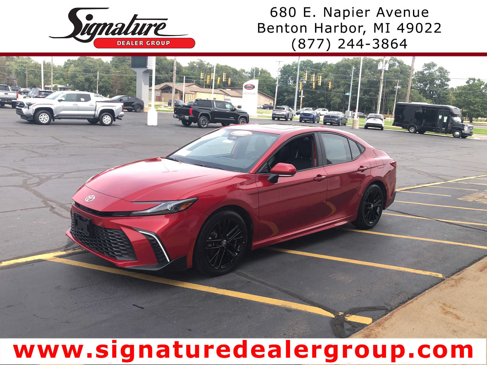 Used 2025 Toyota Camry SE w/ Multimedia Upgrade Package