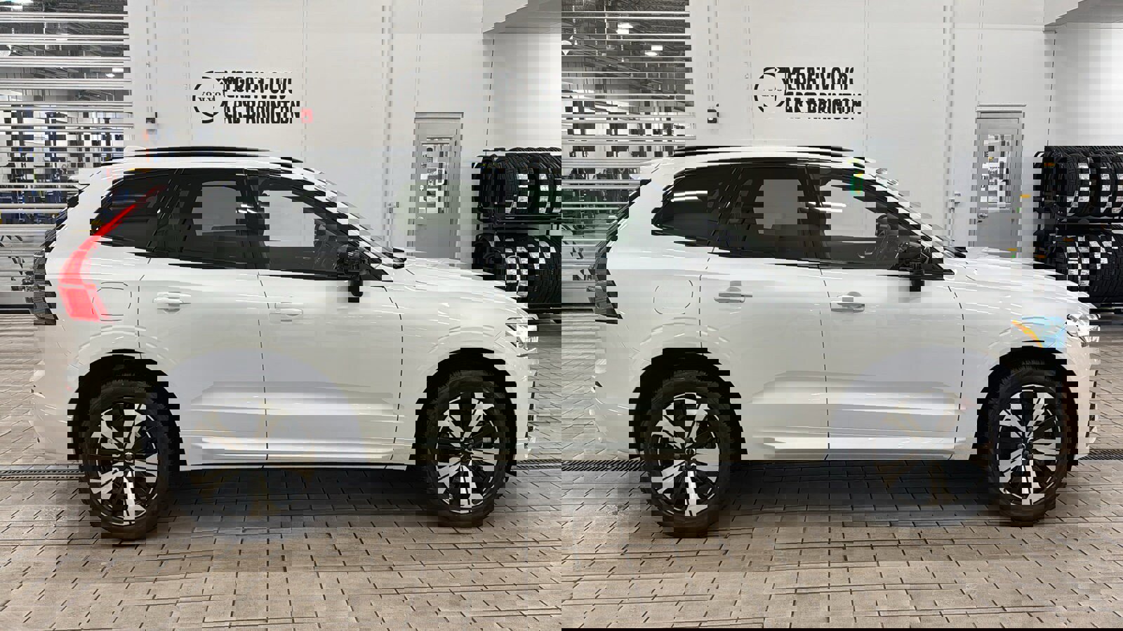 New 2025 Volvo XC60 T8 Core w/ Climate Package image 4